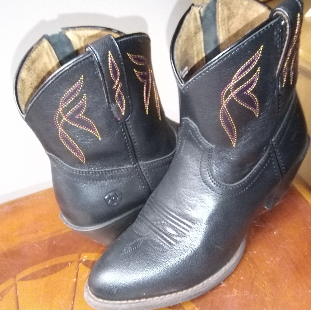 Ariat Darlin Short Leather Block Heel Western Boots Old Black Women's 9B